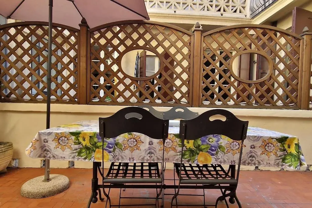 Central Elegant Apartment - Liberty House Bologna